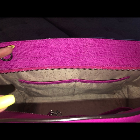 SOLD Michael Kors Selma Large Handbag - Hot Pink - Picture 5 of 5